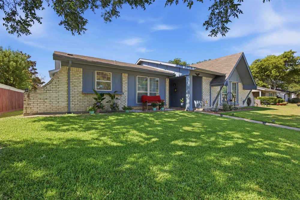 1822 Caldwell Drive Garland, TX 75041