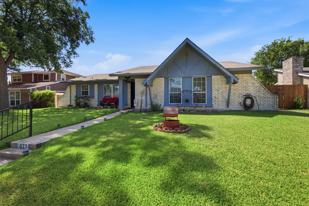1822 Caldwell Drive Garland, TX 75041