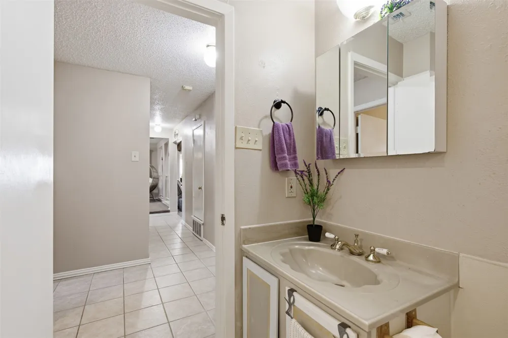 1822 Caldwell Drive Garland, TX 75041