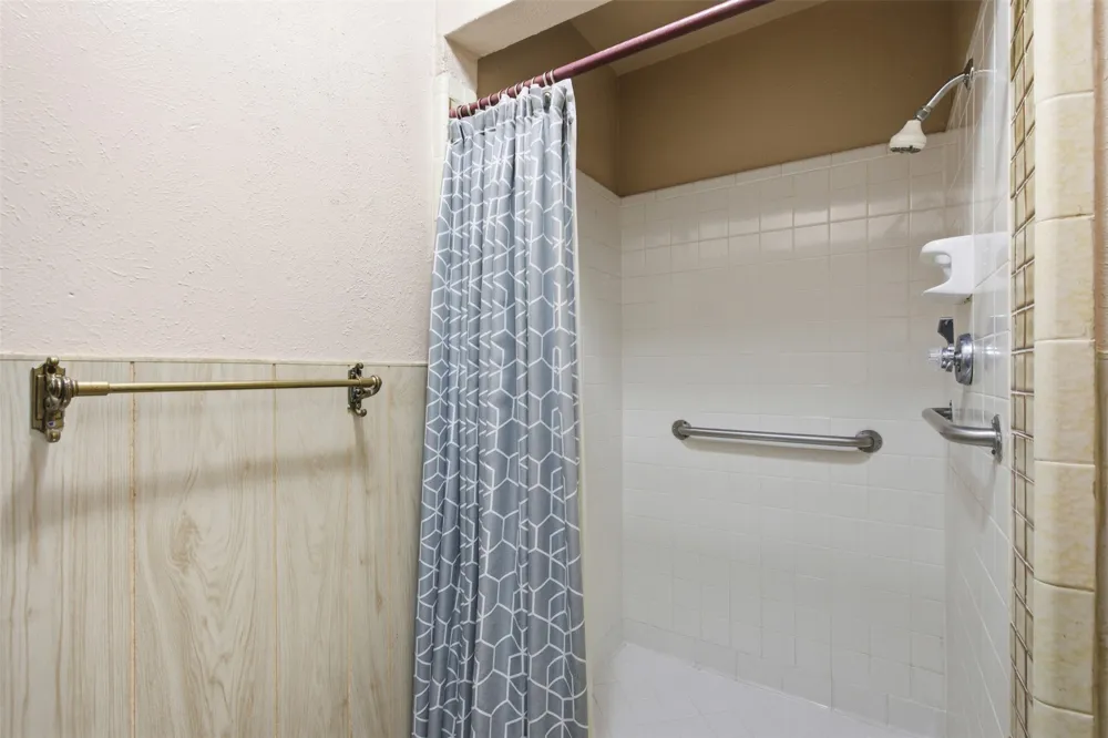 1822 Caldwell Drive Garland, TX 75041