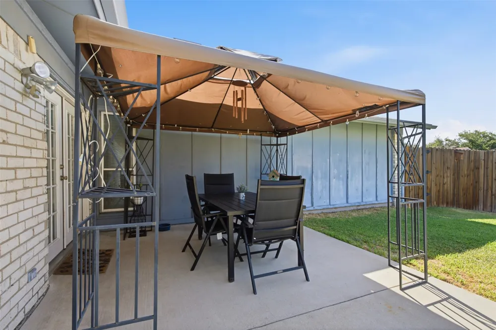 1822 Caldwell Drive Garland, TX 75041