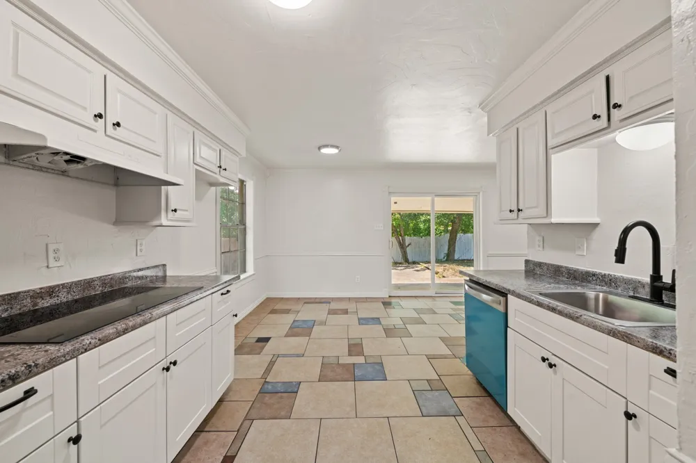 215 Johnson Drive Duncanville, TX 75116
