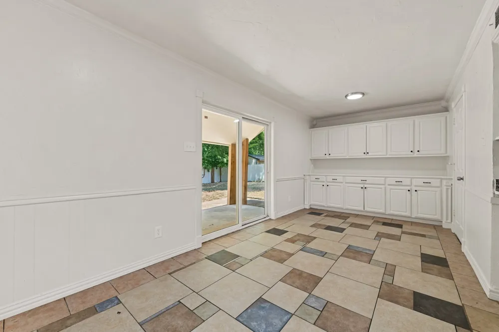 215 Johnson Drive Duncanville, TX 75116