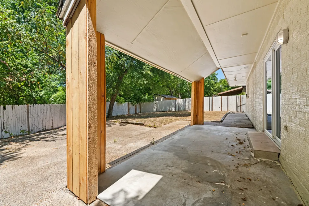 215 Johnson Drive Duncanville, TX 75116