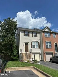 201 KNOLLWOOD COURT