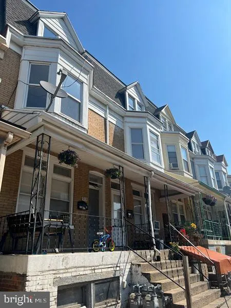 913 W COLLEGE AVENUE #1