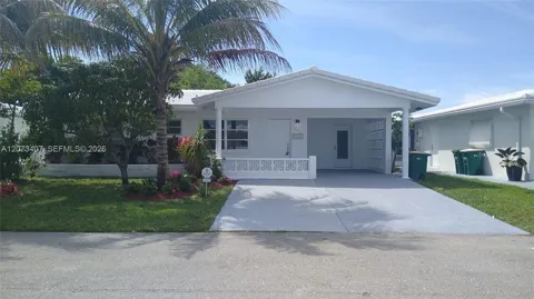 7111 NW 68th Ave