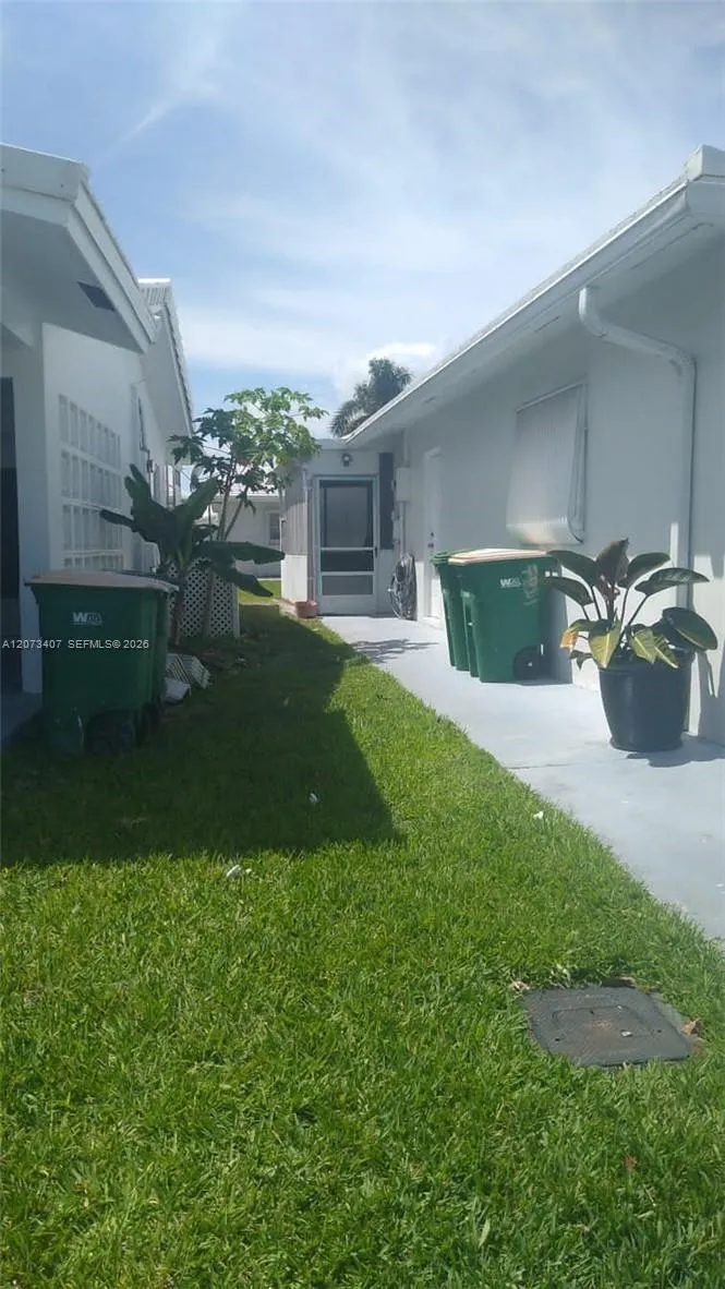 7111 NW 68th Ave Tamarac, FL 33321