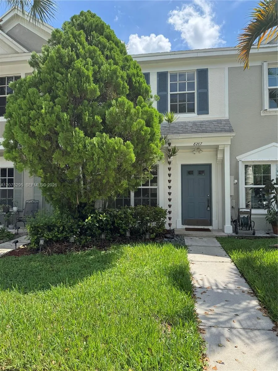 8207 San Carlos Cir #8207 Tamarac, FL 33321