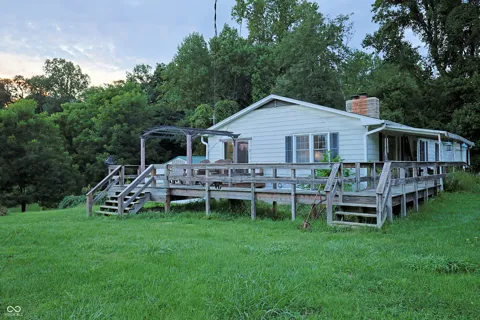 1825 W Three Story Hill Road