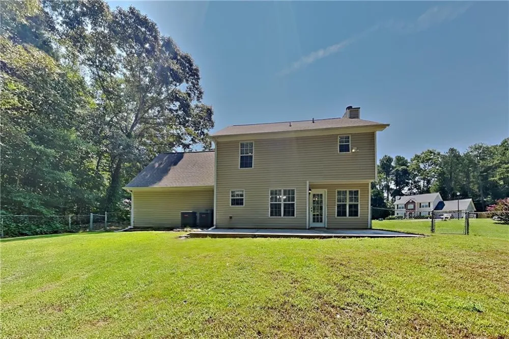 2048 Glen Hope Trace Dacula, GA 30019