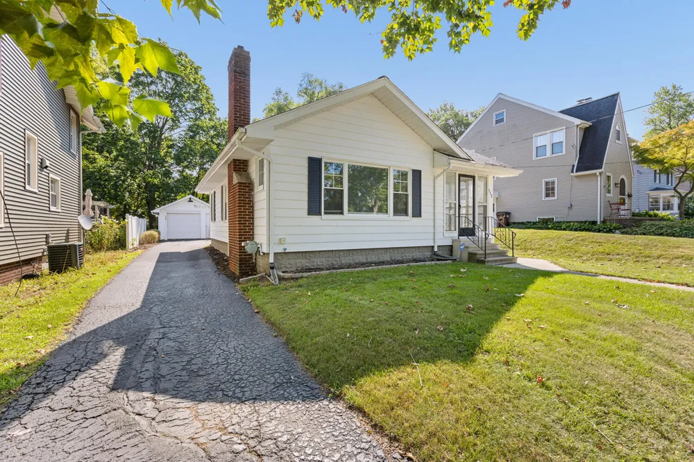 115 S Thompson Street Jackson, MI 49203
