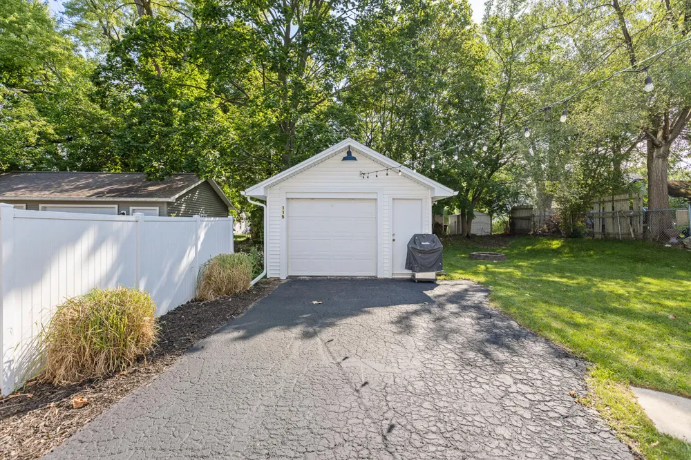 115 S Thompson Street Jackson, MI 49203