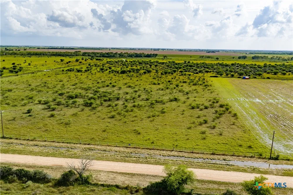 8 Gin Rd Inez, TX 77968