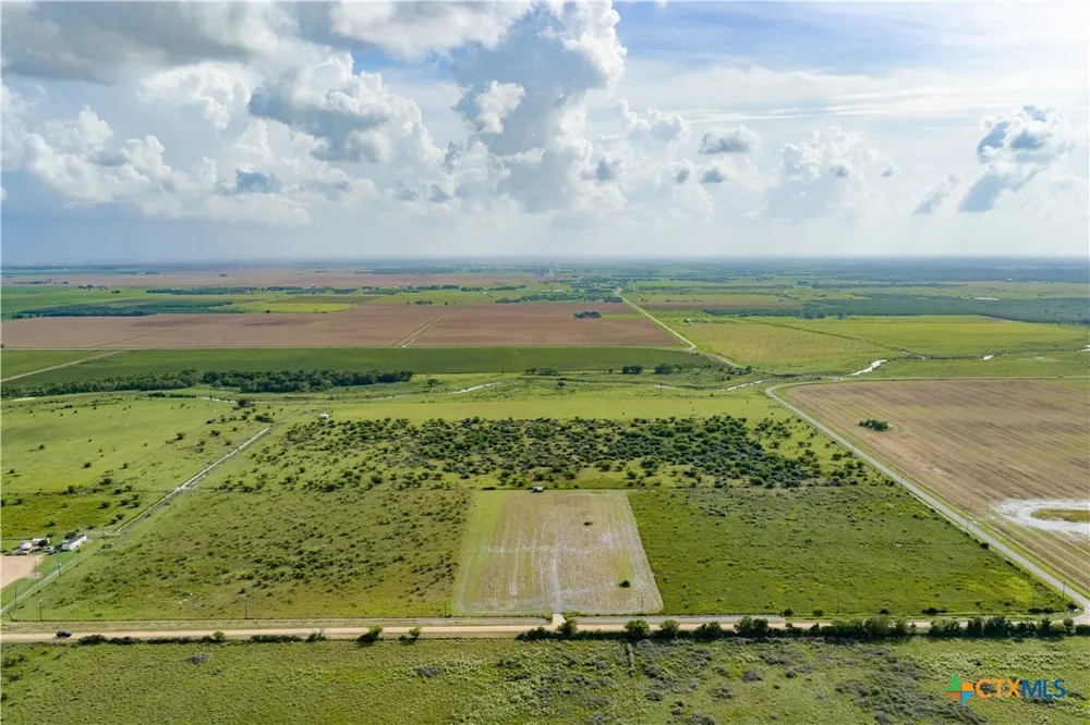 8 Gin Rd Inez, TX 77968