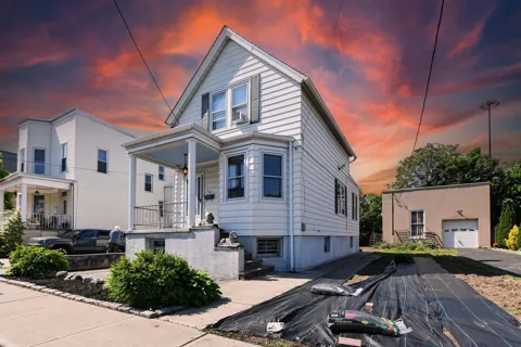 241 MAPLE ST