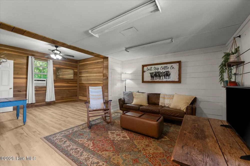 1877 Delhi Road Tignall, GA 30668
