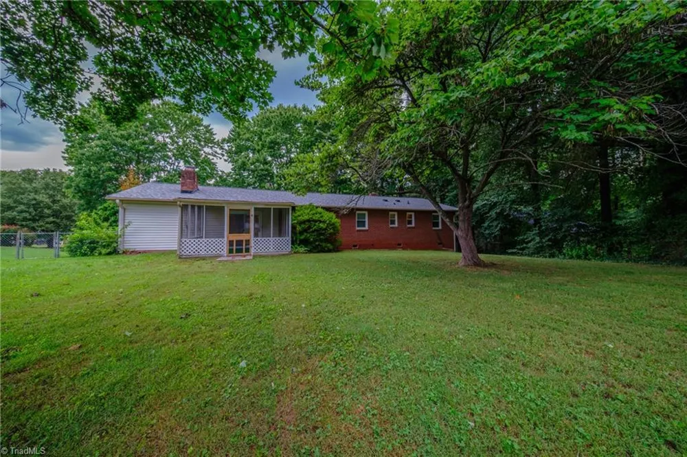 435 Lakecrest Drive Kernersville, NC 27284