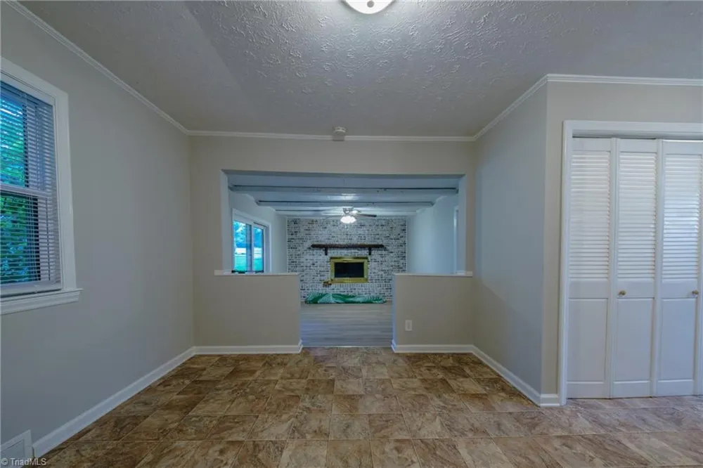 435 Lakecrest Drive Kernersville, NC 27284