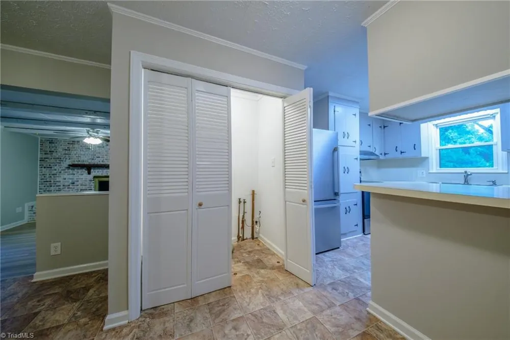 435 Lakecrest Drive Kernersville, NC 27284