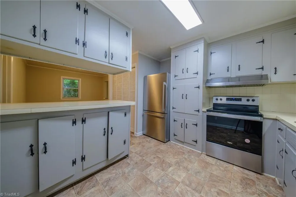 435 Lakecrest Drive Kernersville, NC 27284