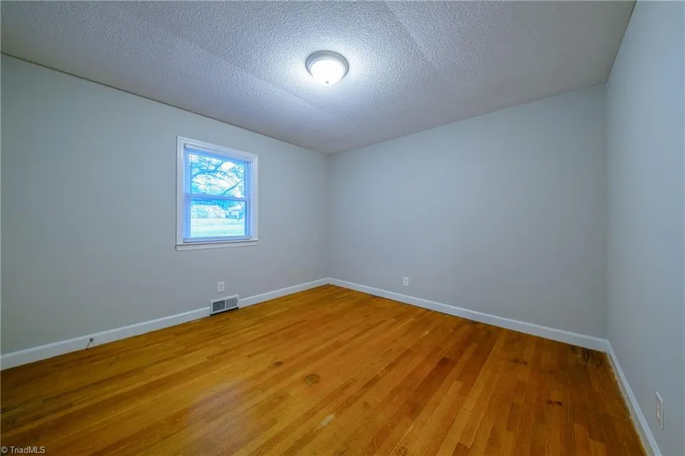 435 Lakecrest Drive Kernersville, NC 27284