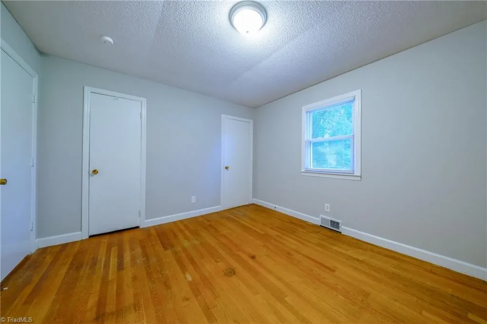 435 Lakecrest Drive Kernersville, NC 27284