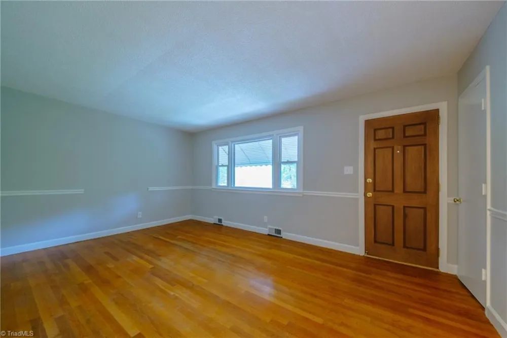 435 Lakecrest Drive Kernersville, NC 27284