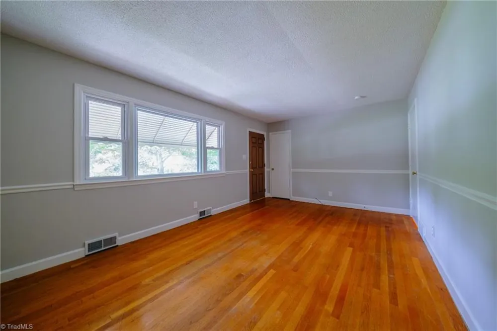 435 Lakecrest Drive Kernersville, NC 27284