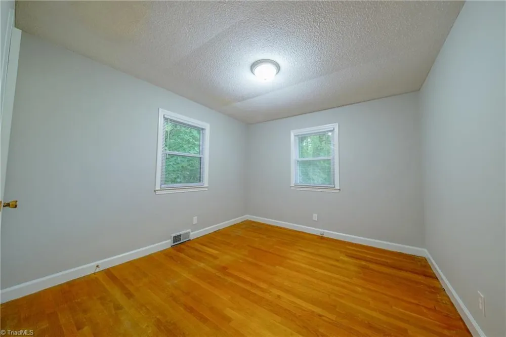 435 Lakecrest Drive Kernersville, NC 27284
