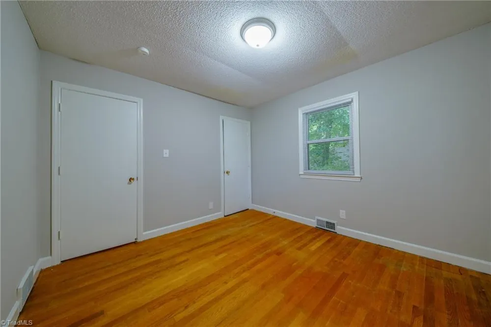435 Lakecrest Drive Kernersville, NC 27284
