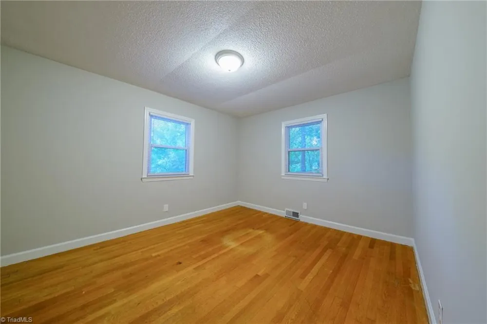 435 Lakecrest Drive Kernersville, NC 27284