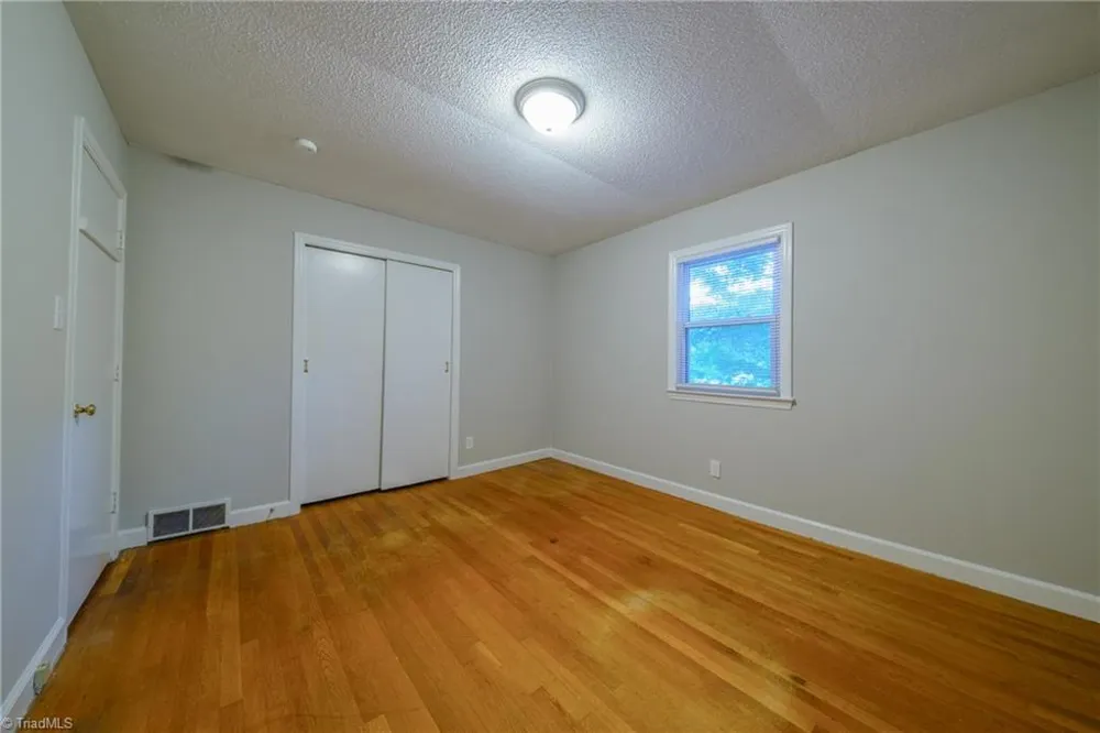 435 Lakecrest Drive Kernersville, NC 27284