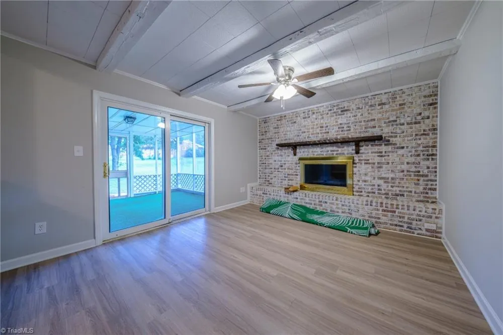 435 Lakecrest Drive Kernersville, NC 27284