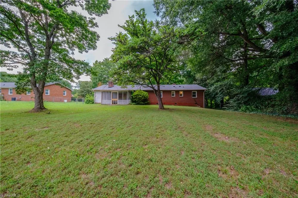 435 Lakecrest Drive Kernersville, NC 27284