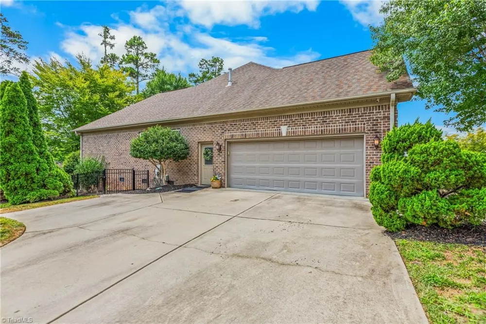 6314 Chesney Way Whitsett, NC 27377