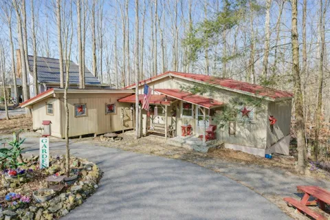 605 Holiday Haven Dr