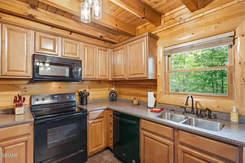 2764 Murray Ridge Road Sevierville, TN 37876