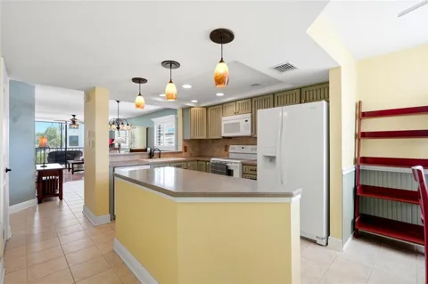 1328 PASADENA AVENUE S #308