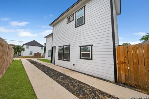 323 Gabriel Unit 201