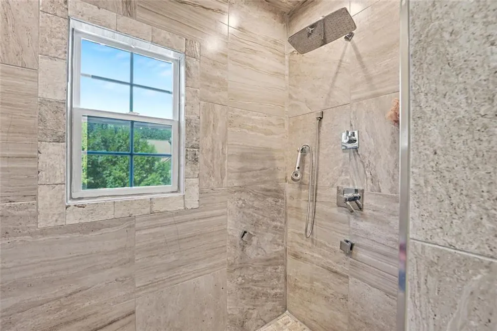 1004 Glen Ivy Marietta, GA 30062