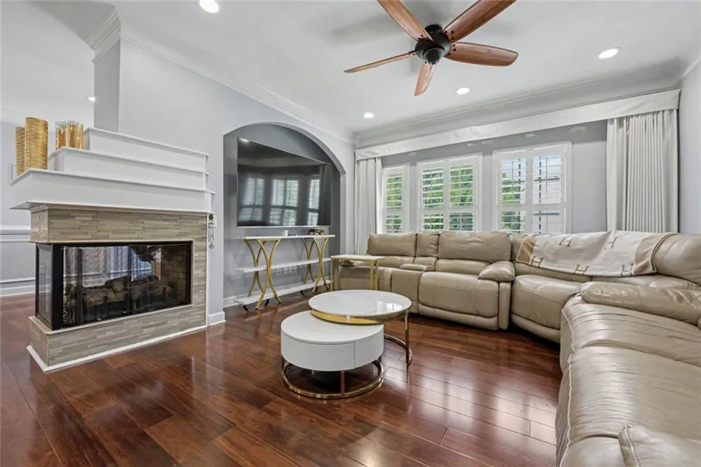 1004 Glen Ivy Marietta, GA 30062