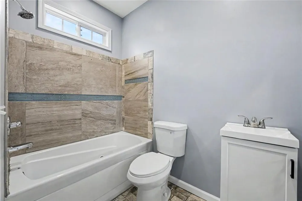 1004 Glen Ivy Marietta, GA 30062