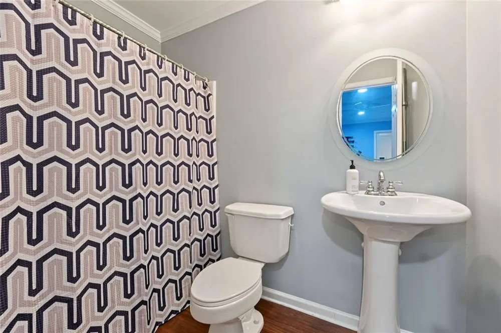 1004 Glen Ivy Marietta, GA 30062