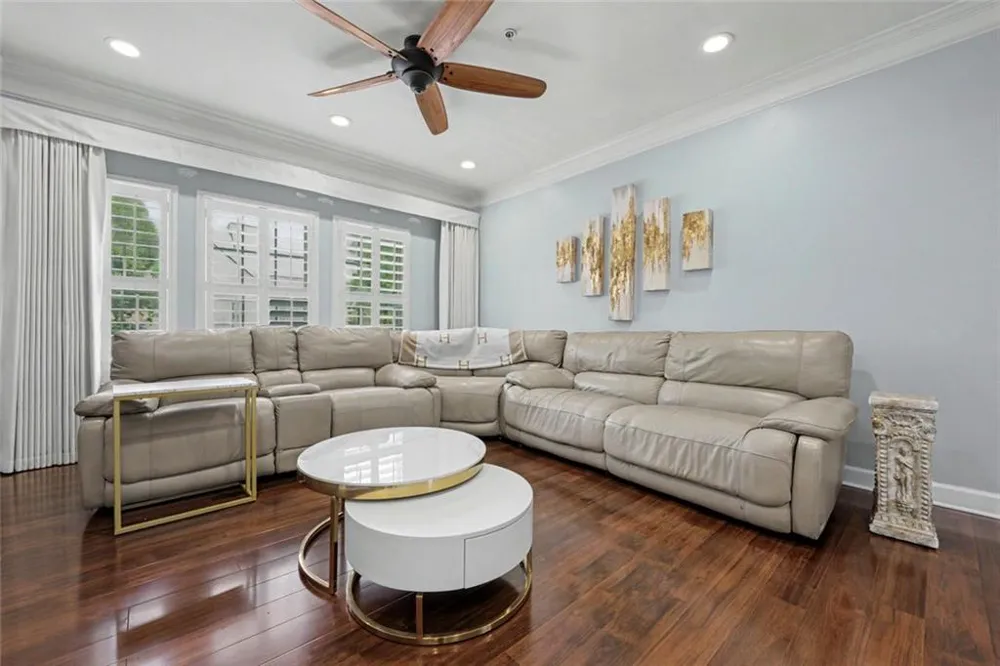 1004 Glen Ivy Marietta, GA 30062