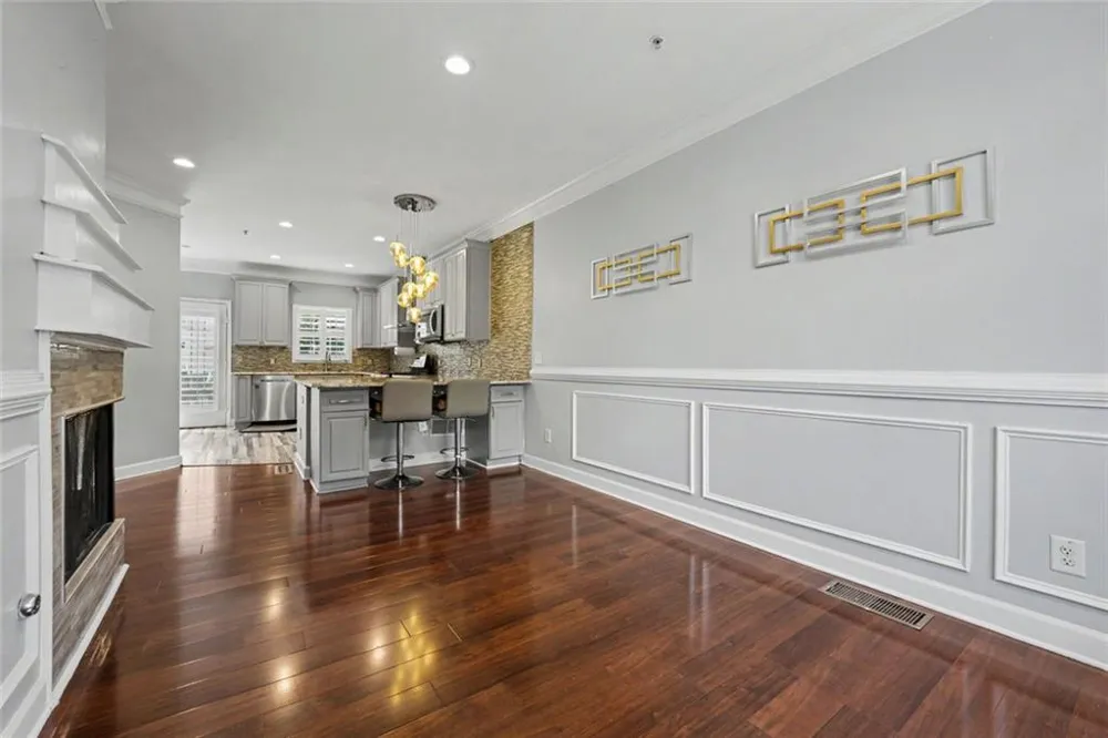 1004 Glen Ivy Marietta, GA 30062