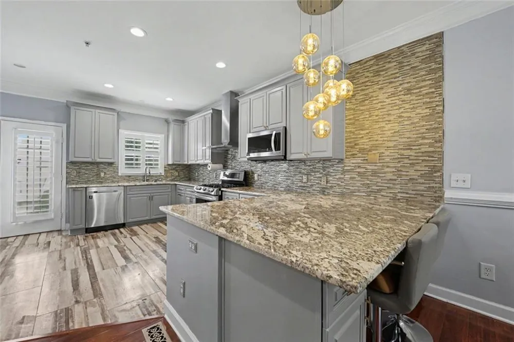 1004 Glen Ivy Marietta, GA 30062