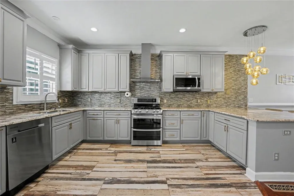 1004 Glen Ivy Marietta, GA 30062