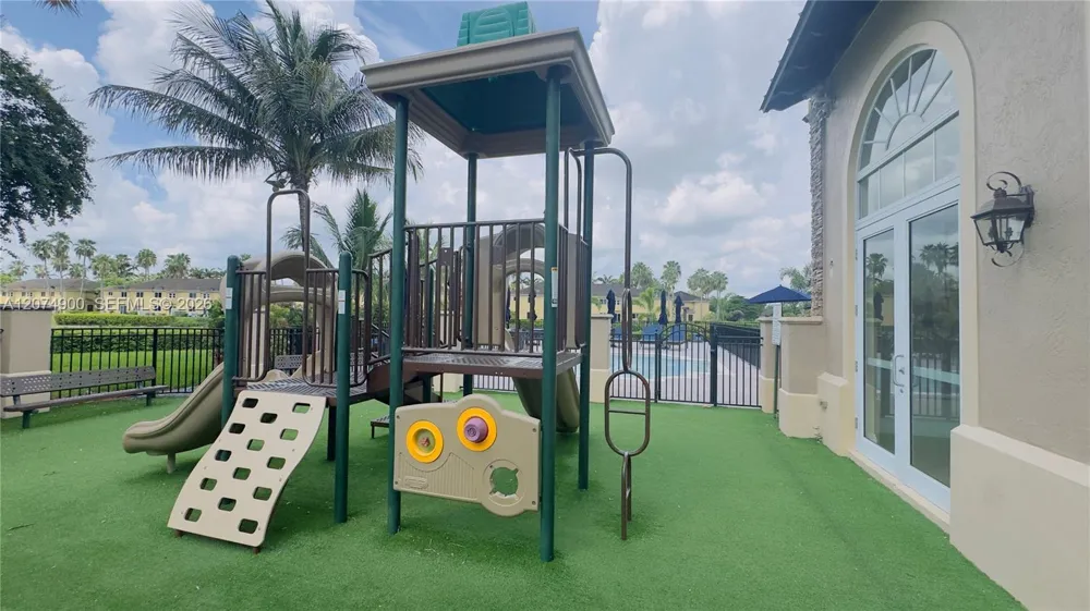 990 NE 33rd Ter #202 Homestead, FL 33033