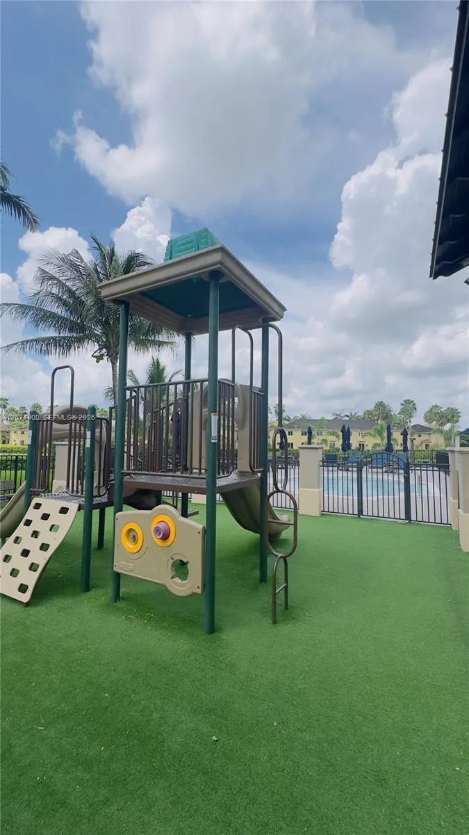 990 NE 33rd Ter #202 Homestead, FL 33033